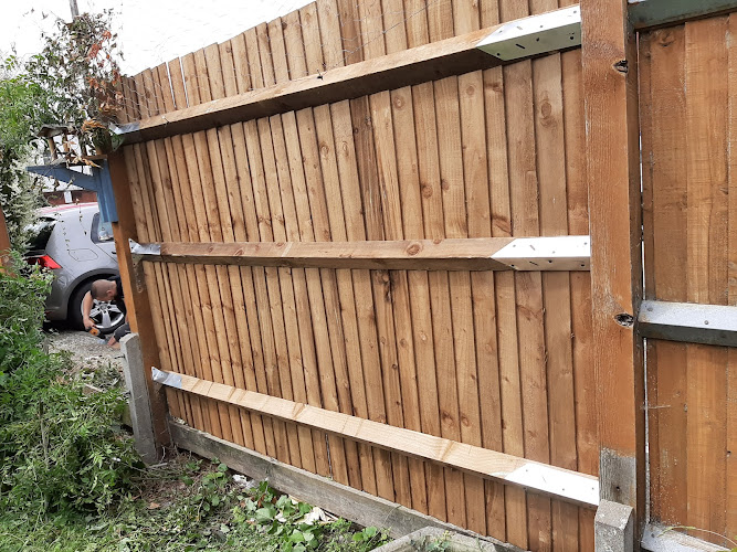 E Reynolds Fencing