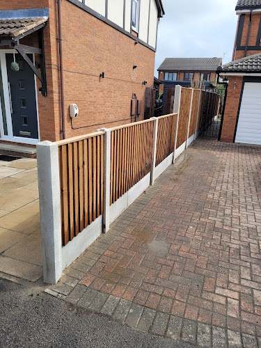 E Reynolds Fencing