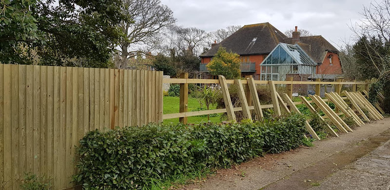 E Reynolds Fencing