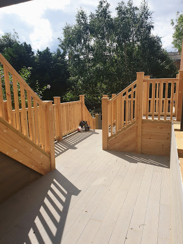 E Reynolds Fencing