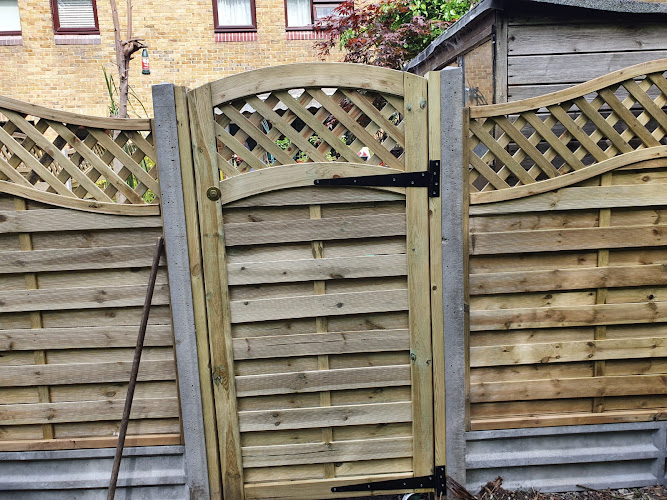 E Reynolds Fencing