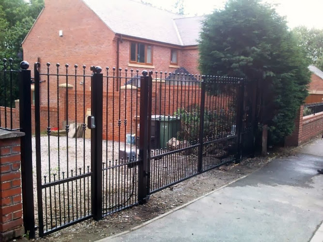 E Reynolds Fencing
