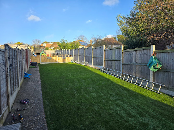 E Reynolds Fencing