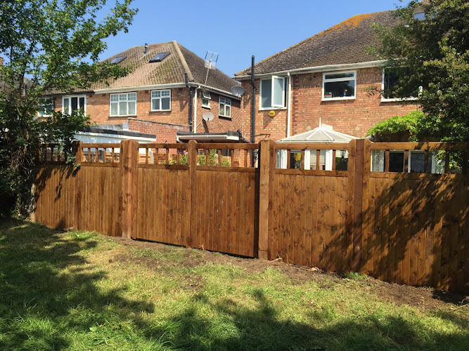E Reynolds Fencing