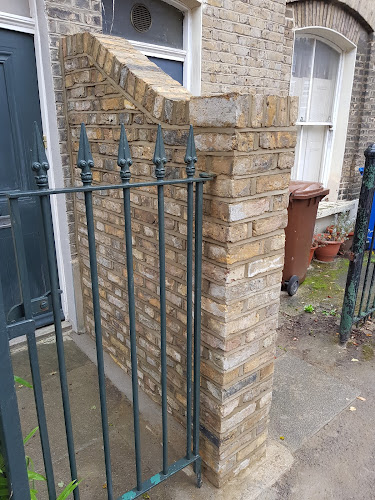 E Reynolds Fencing