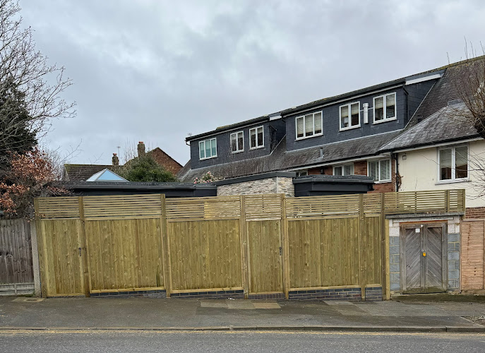 E Reynolds Fencing