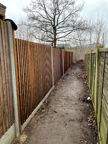 E Reynolds Fencing