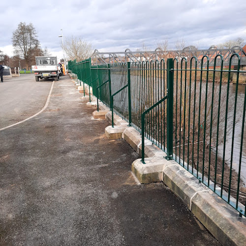 E Reynolds Fencing