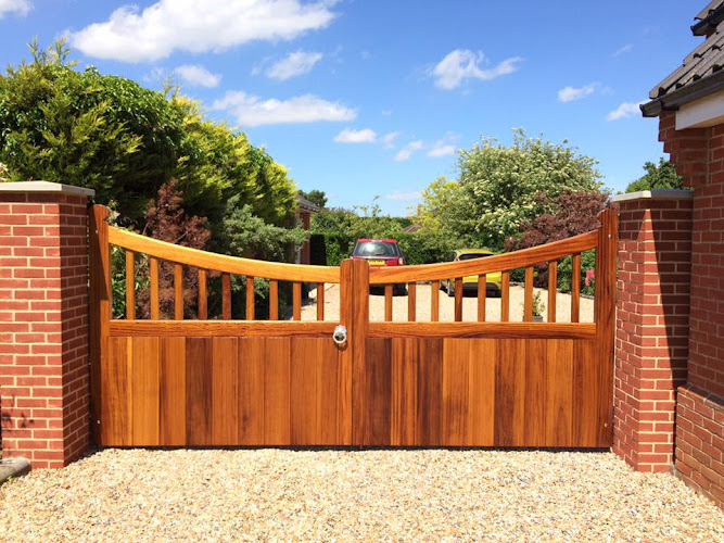 E Reynolds Fencing