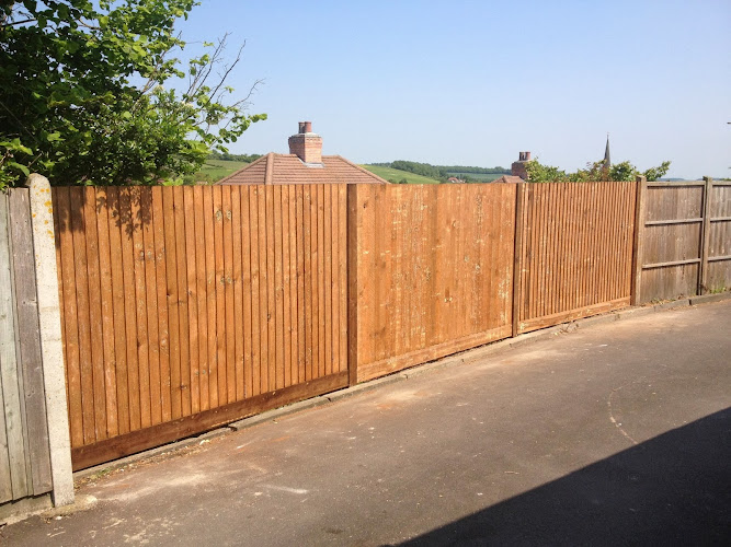 E Reynolds Fencing