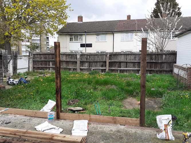 E Reynolds Fencing