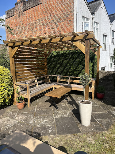 E Reynolds Fencing
