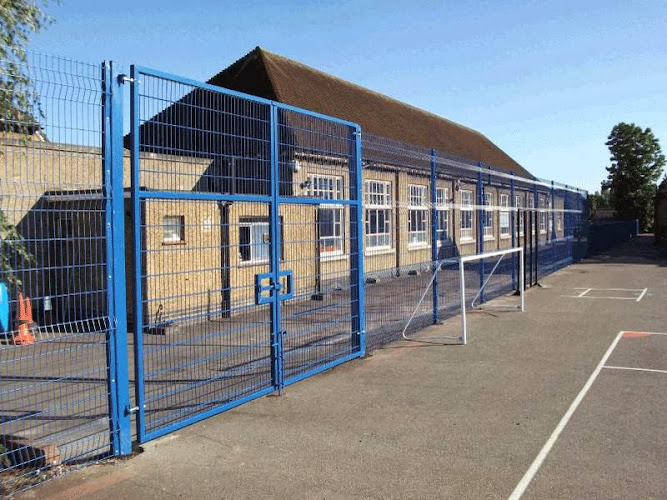 E Reynolds Fencing