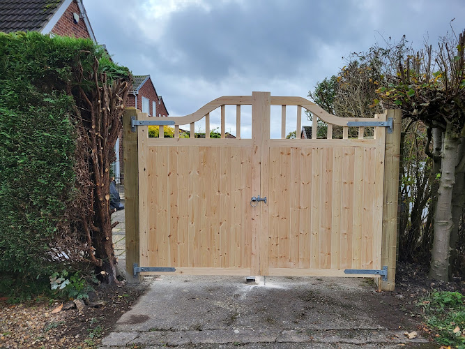 E Reynolds Fencing