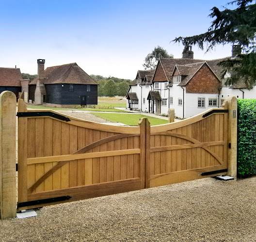 E Reynolds Fencing