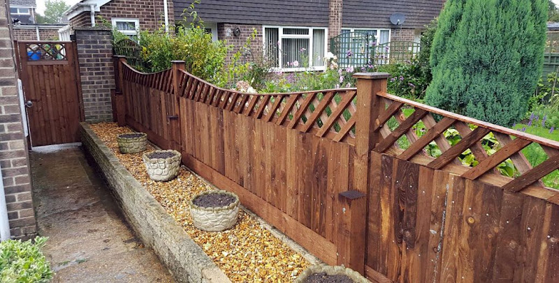 E Reynolds Fencing