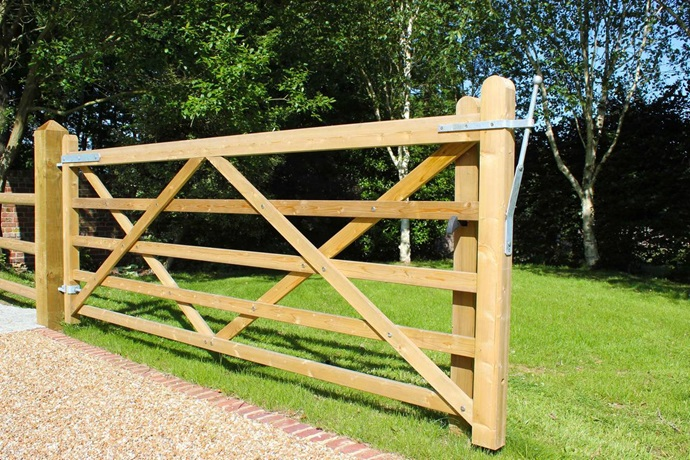 E Reynolds Fencing
