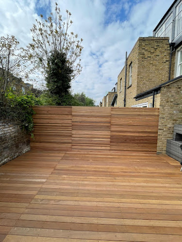 E Reynolds Fencing