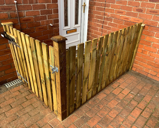 E Reynolds Fencing