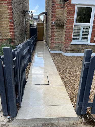 How High Can a Garden Fence Be